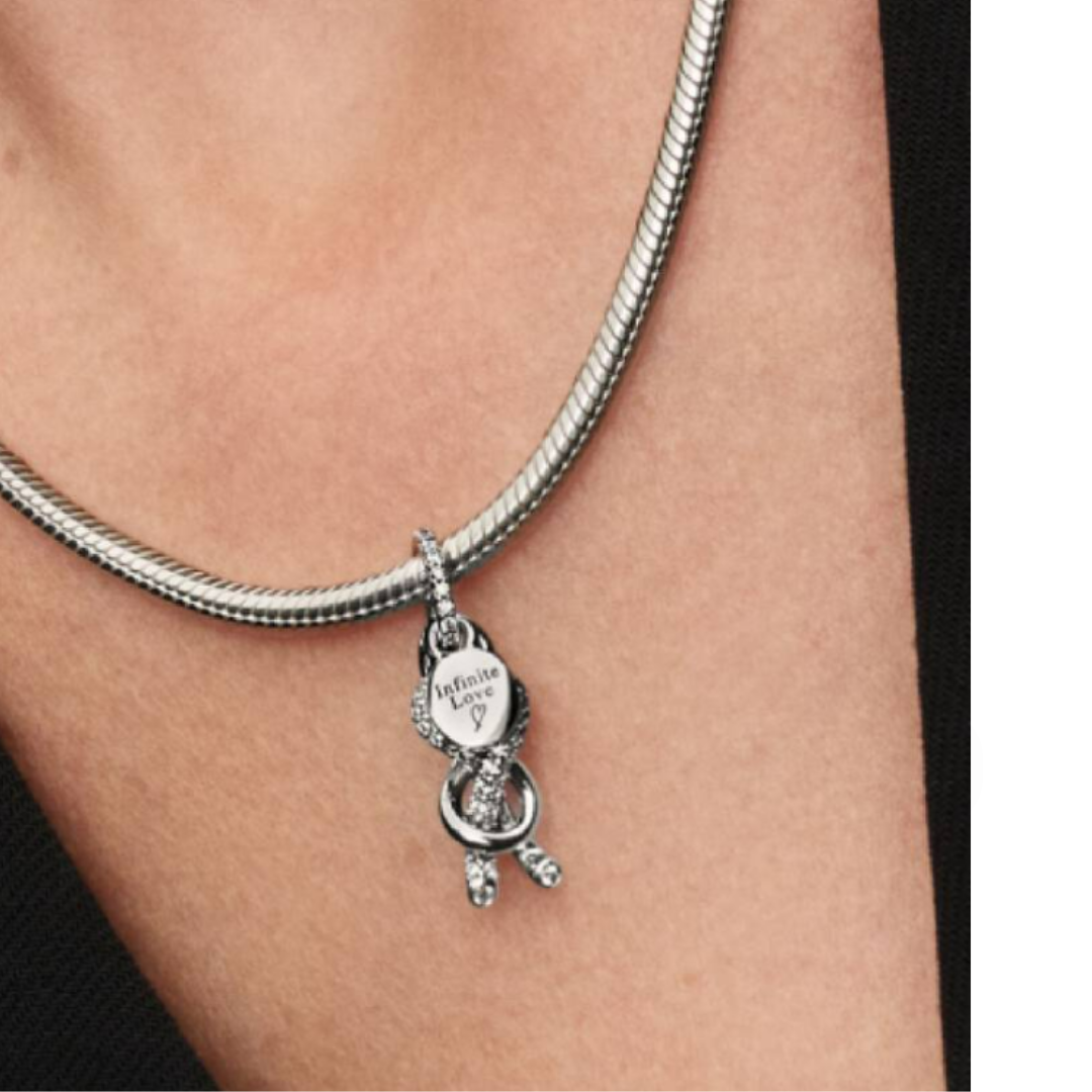 Charm Colgante Nudo Infinito en Plata de primera ley